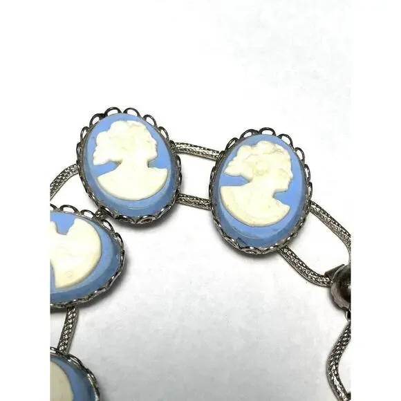 Vintage Cameo Bracelet Blue White Faux Cameos Silver Tone Links Estate 7”